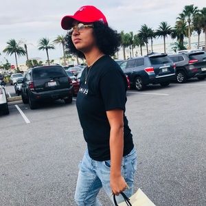 Meet your Posher, Whitney